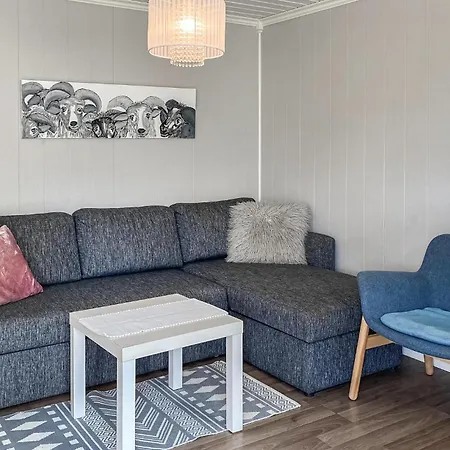 1 Bedroom Cozy In Malmefjorden * Sylte (Hustadvika)